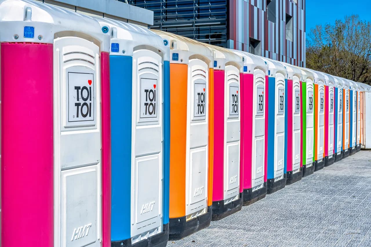 Ile kosztuje wynajem toi toi? Poznaj ukryte koszty i szczegóły Ile kosztuje wynajem toi toi? Poznaj ukryte koszty i szczegóły