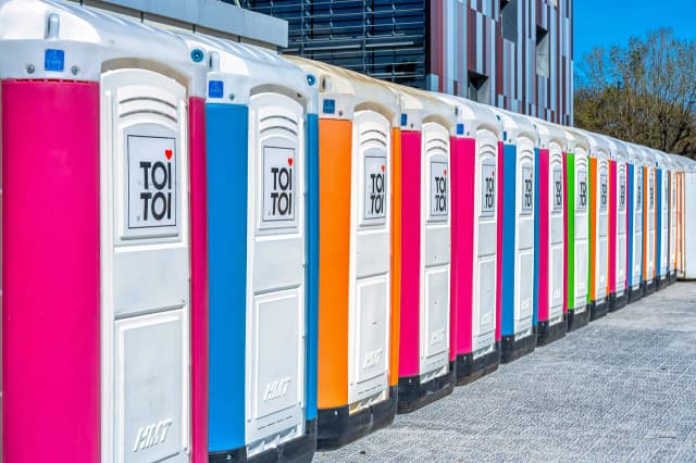 Ile kosztuje wynajem toi toi? Poznaj ukryte koszty i szczegóły Ile kosztuje wynajem toi toi? Poznaj ukryte koszty i szczegóły